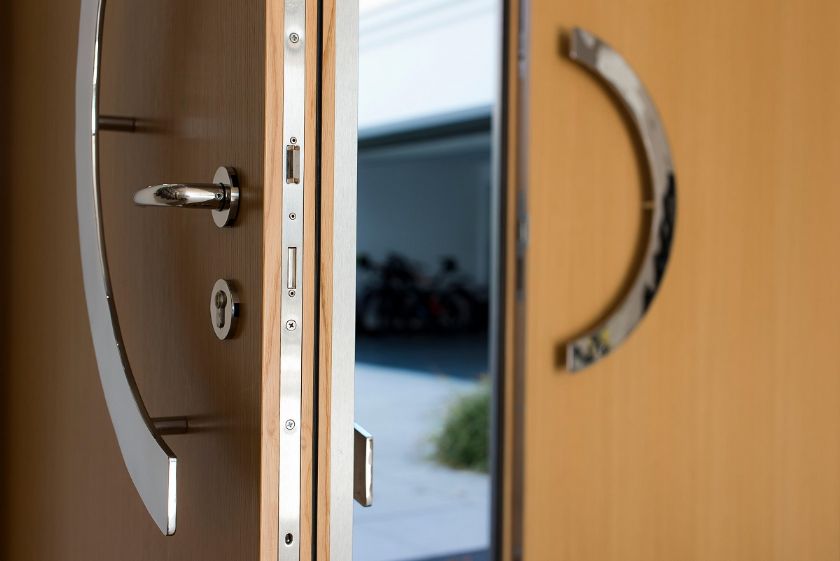 Karabağlar Çelik Kapı Daire Çelik Kapı Ofis Çelik Kapı Çelik Kapı Montaj