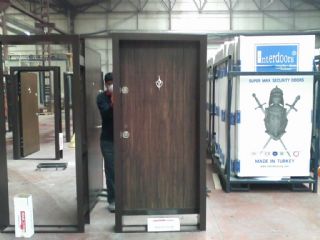 Bayraklı Çelik Kapı Daire Çelik Kapı Ofis Çelik Kapı Çelik Kapı Montaj